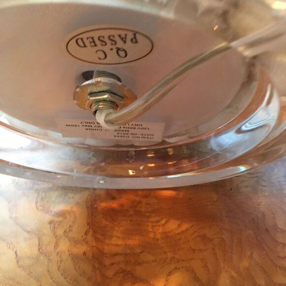 GORGEOUS SHELL Rosette Lamp! - Picture 7 of 7